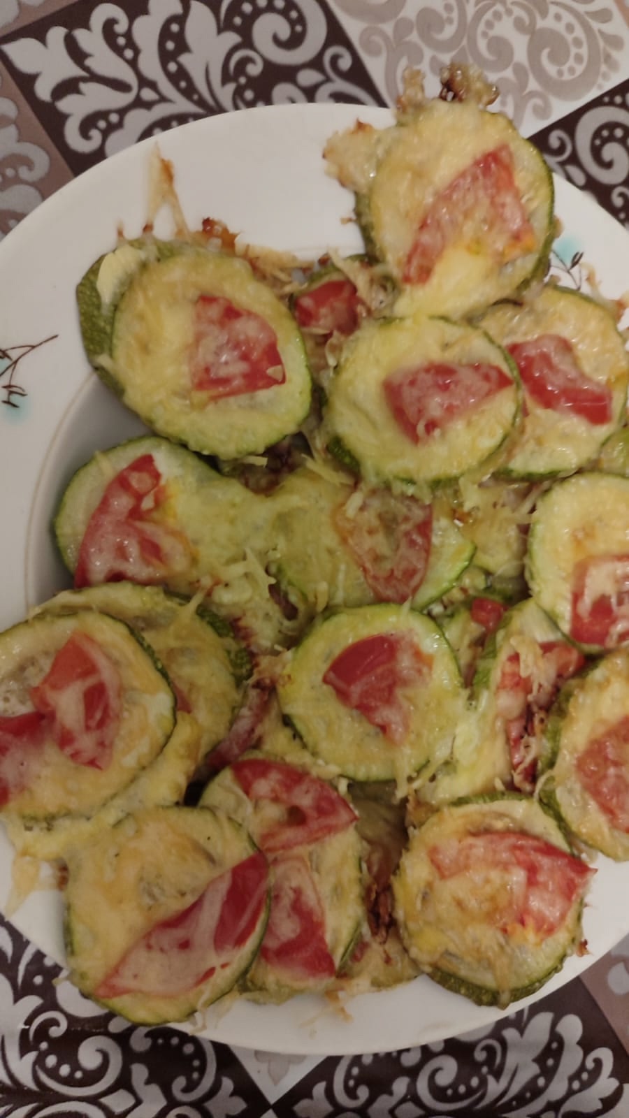Кабачки летом не жарю и не запекаю: закуска к мясу за 15 минут - гости всегда просят еще
